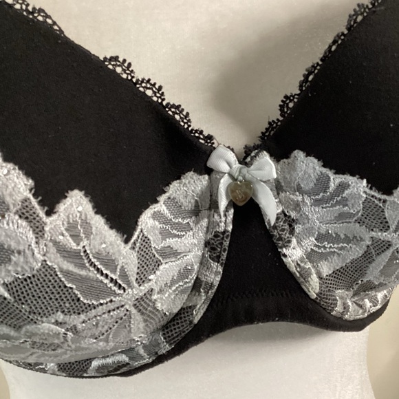 Victoria’s Secret 38D Lined Demi Lace Bra - Picture 5 of 7